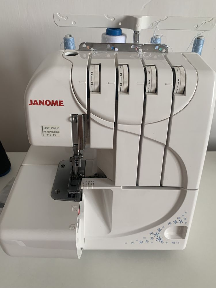 Продается оверлок Janome