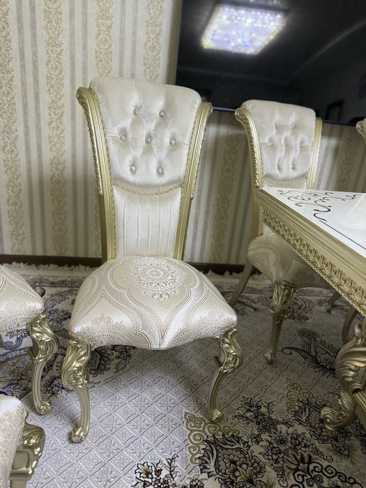 Стол и стулья очень хорошего качества не дешевые!!!