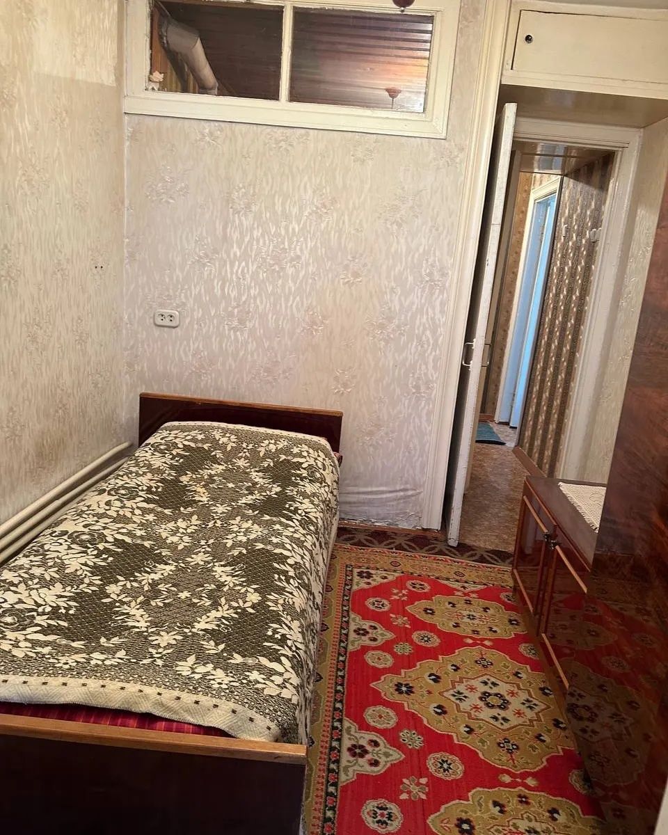Продается 1 ком.квартира на 4/4 этаже с 6 метровым балконом в Гагарина