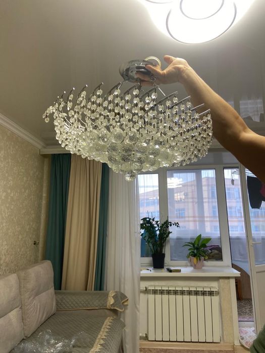 Продам люстру в хорошем состояние