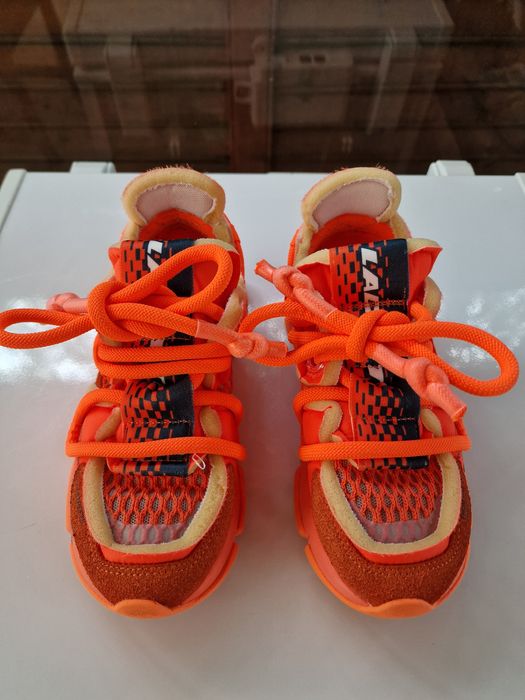 Adidasi Lacoste portocalii