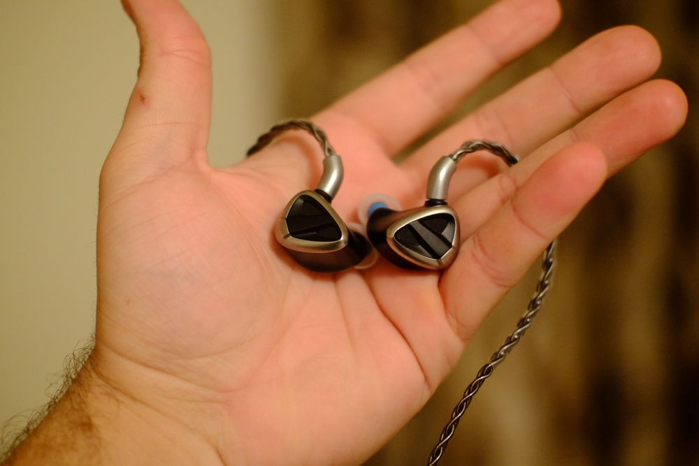 Vând căști iem Fiio fh19