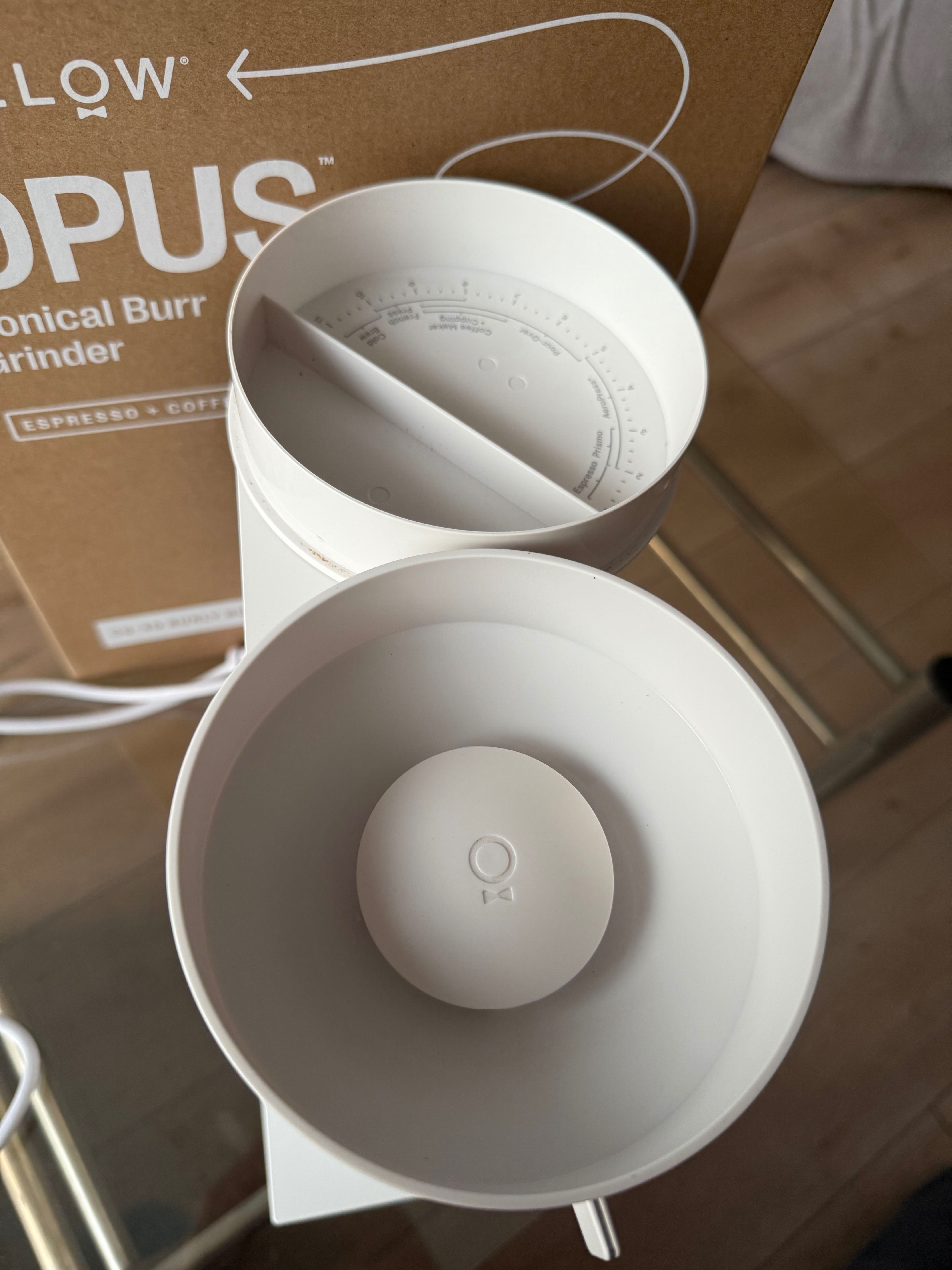 Еспресо Kафемелачка Fellow Opus Conical Burr Grinder - White