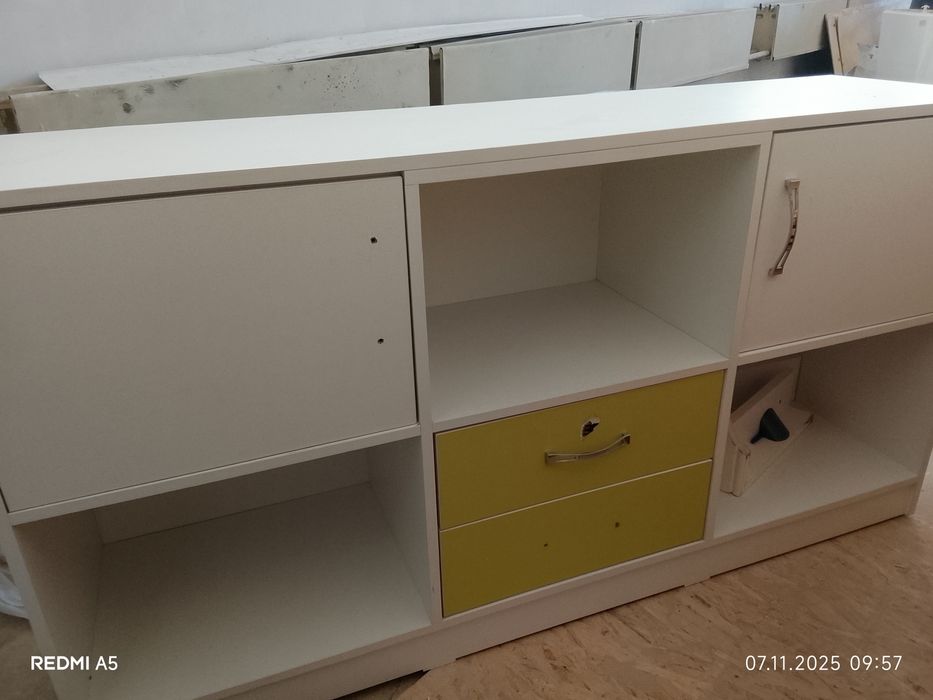 Шкаф двухстворчатый