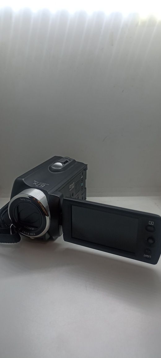 Продаю цифровую видеокамеру SONY DCR-SR21E