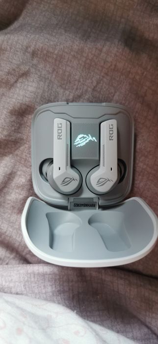 Asus Rog Centra True Wireless headphone