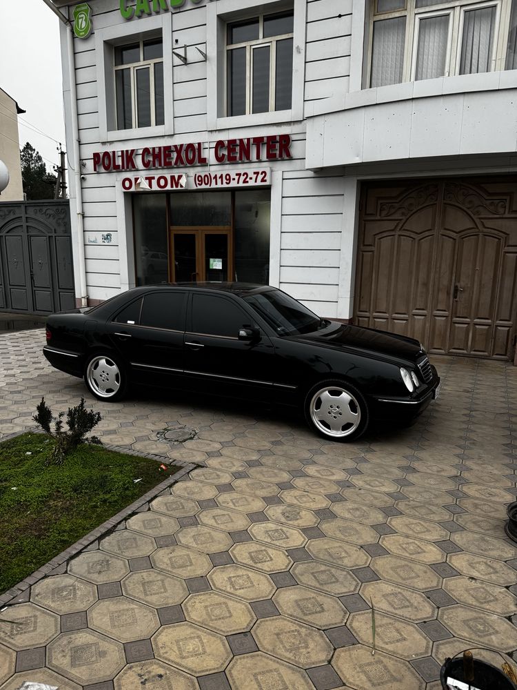 Mercedes benz w210. Zaychik