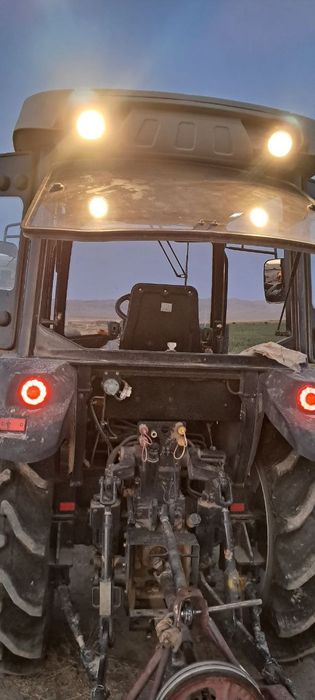 Traktor FarmLand 504