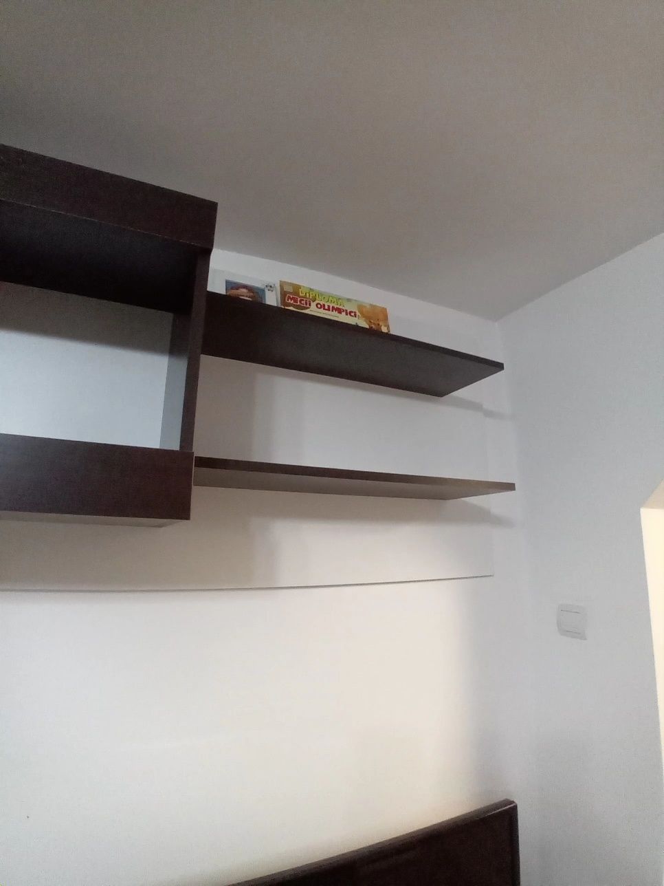 Vand Mobila pentru living
