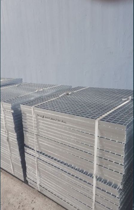 Gratare zincate galvanizate