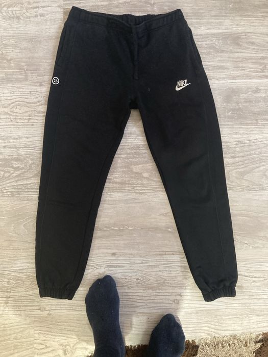Два броя еднакви долнища nike по 30 лв за брой