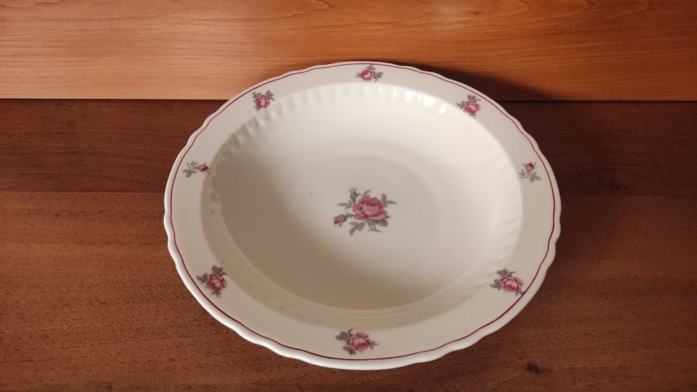 Швейцарска порцеланова купа с декор рози