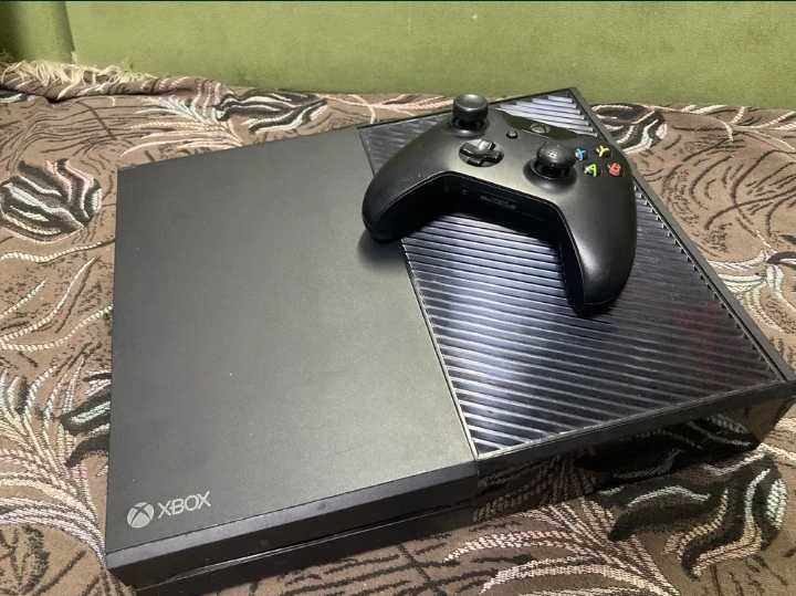 Xbox one fat, хорошее состояние без каких-либо минусов