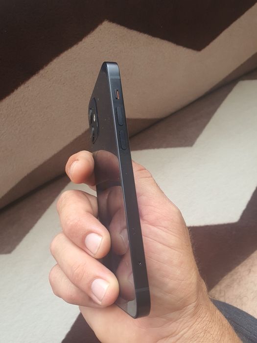 Vând Iphone 12 impecabil
