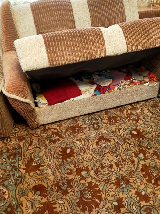 Диван угловой и кресло