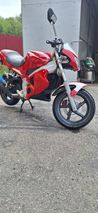 Vând scuter 49cm3