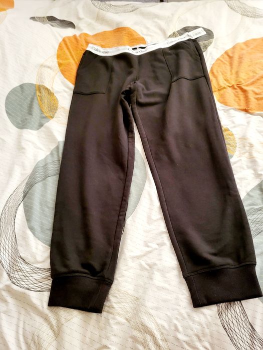 Pantaloni barbatesti