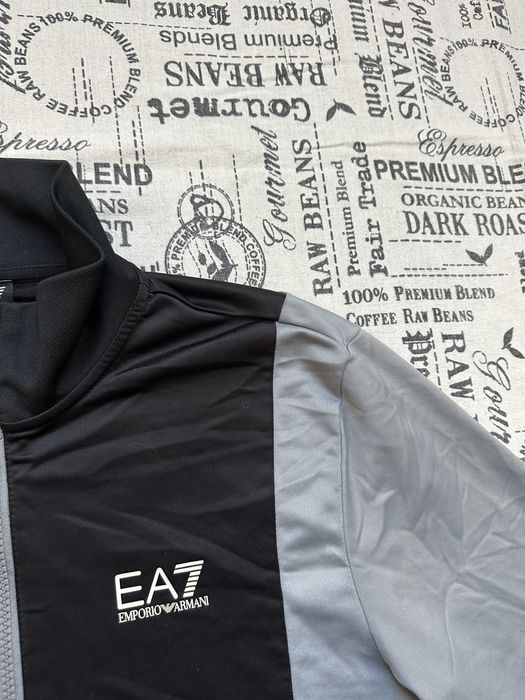 EA7 Emporio Armani 7 original горнище.S