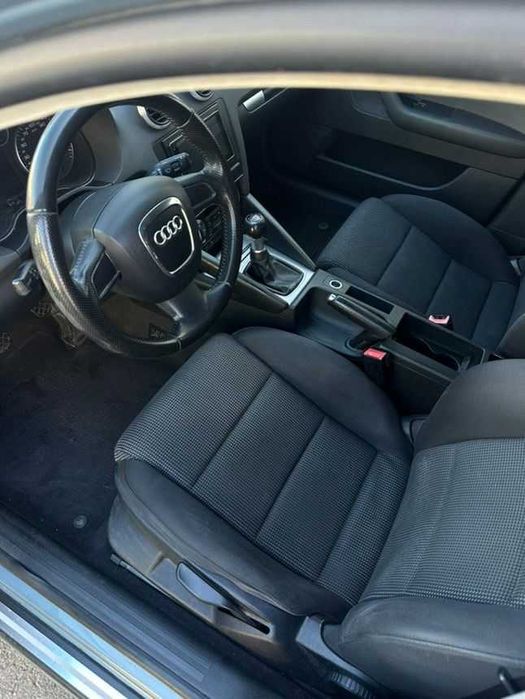 Vând Audi A3 2.0 TDI Sportback DPF Ambition