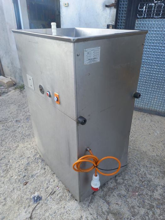 Професионална месомелачка