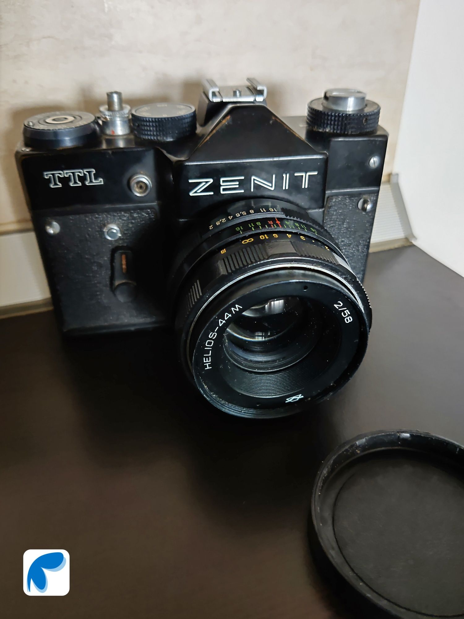 Продавам фотоапарат Zenit TTL