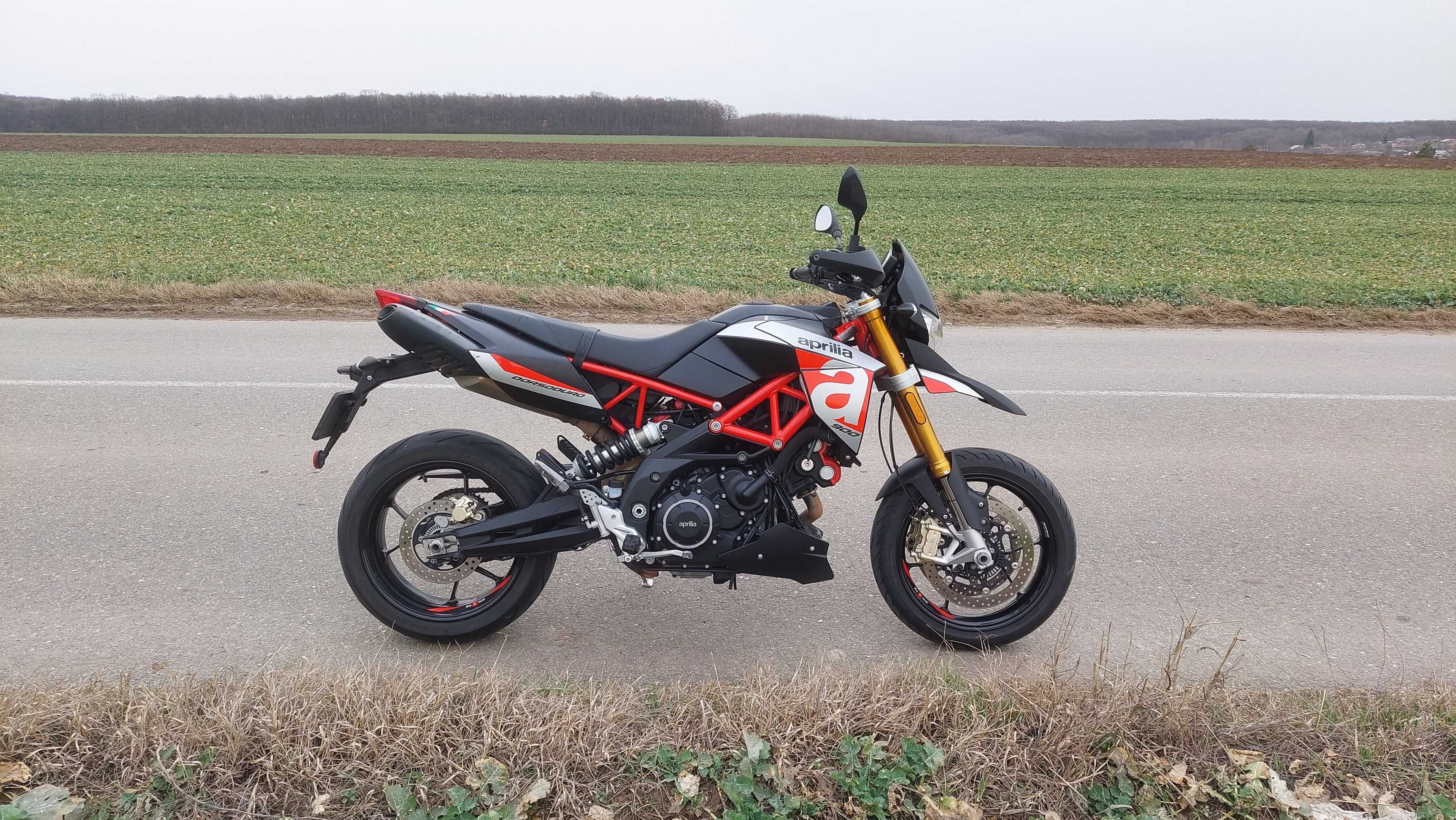 Aprilia Dorsoduro 900