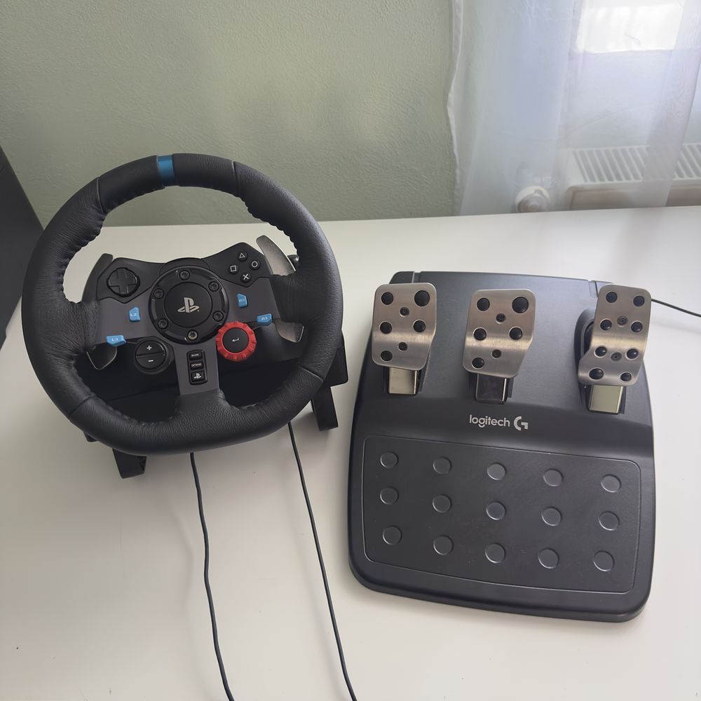 Volan Logitech G29 + Schimbător Thrustmaster TH8S – ca noi