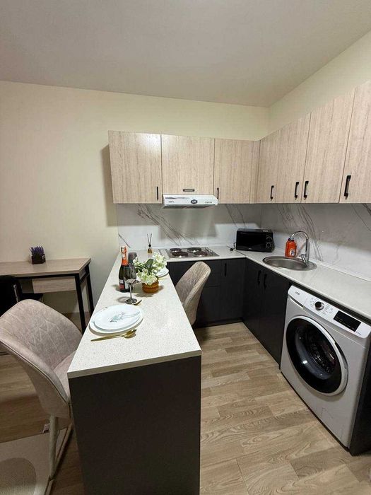 Продаётся ж.к Besh Chinor ул.Махтумкули 1/5/14 с готовым арендатором !