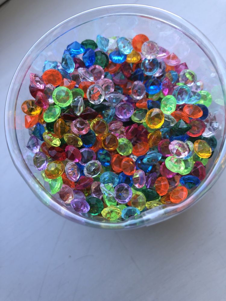 Plastic, bijuterii colorate pentru hand made.