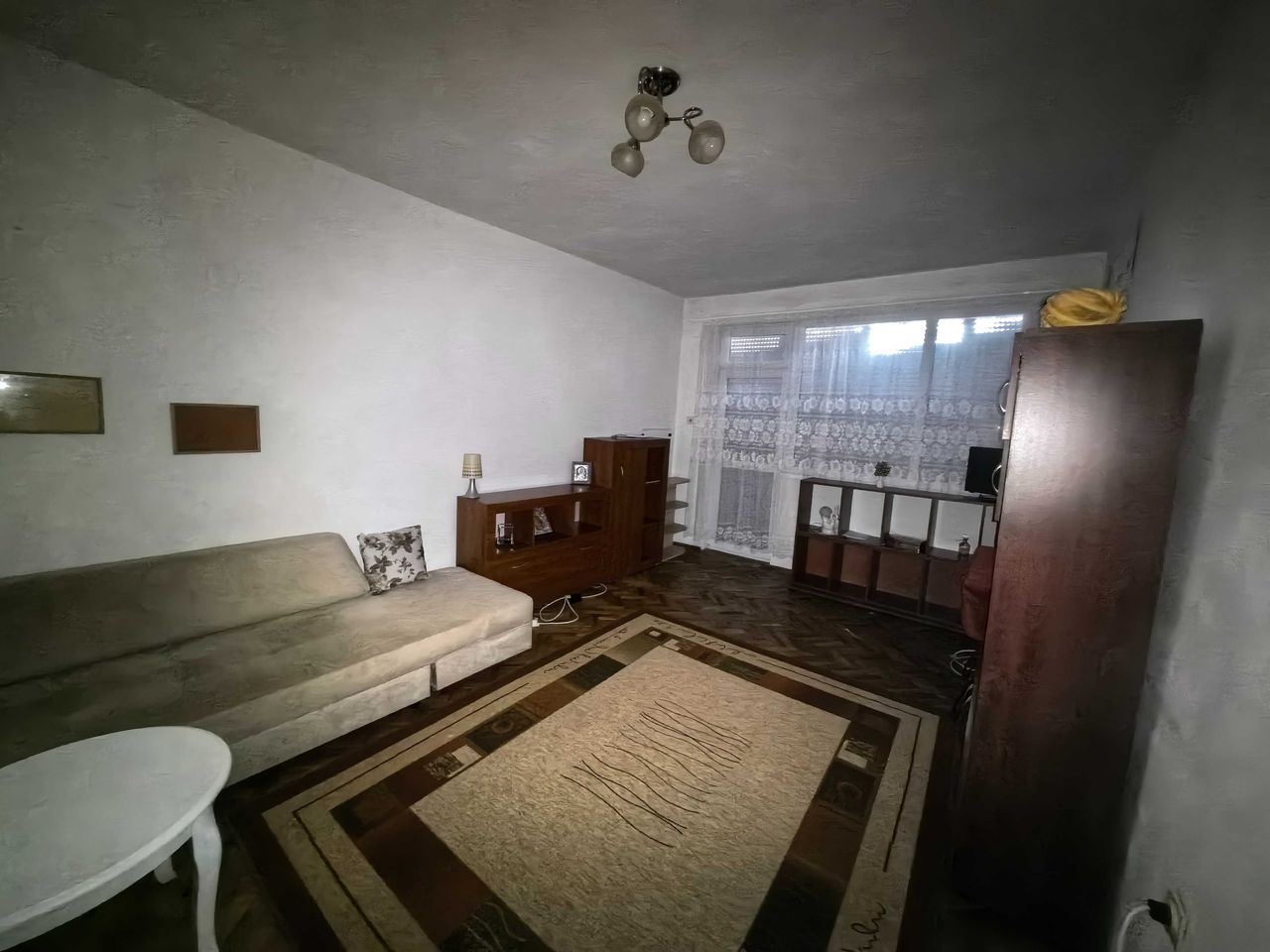 Продава се Двустаен апартамент в Ямбол, Център - 65 кв.м за 1416 €/кв.м - Снимка #1