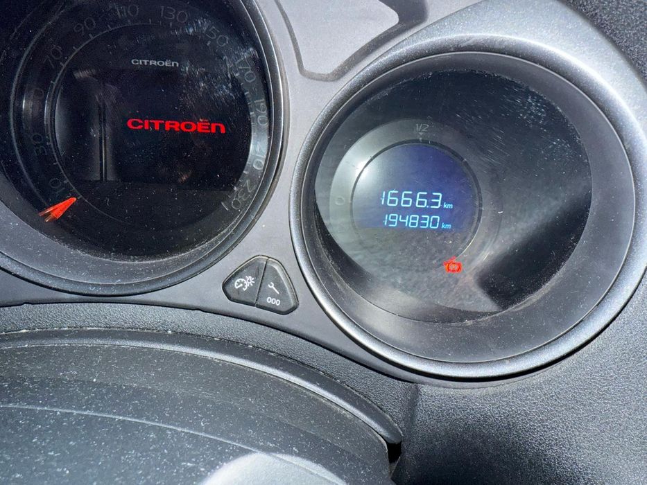 VÂND SAU SCHIMB Citroen C4 2011 exclusive euro5