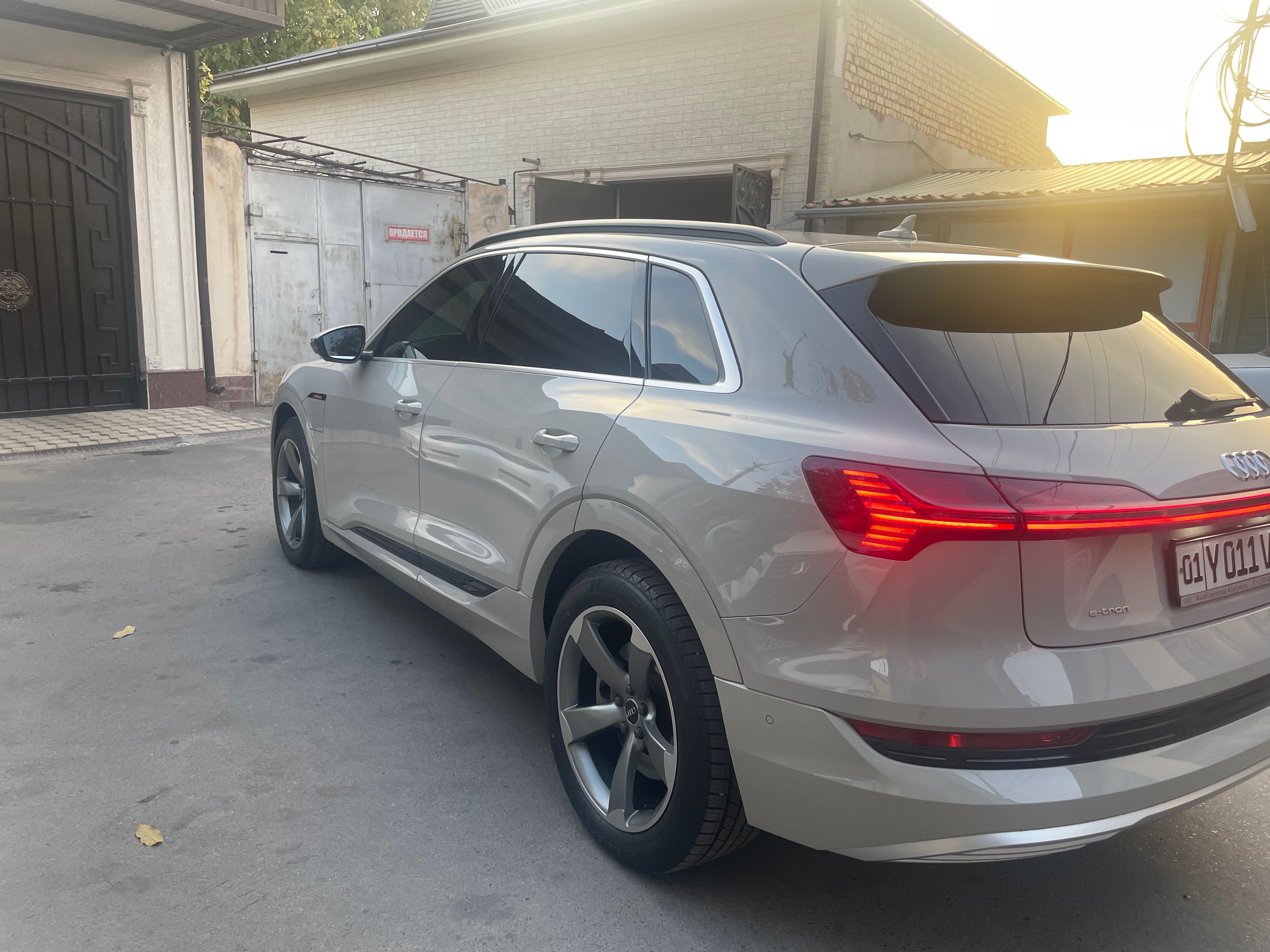 Audi 55quattro e-tron (408 л.с)