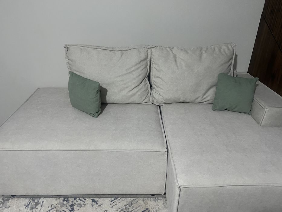 Продам диван новый в очень хорошем состоянии, пользовалось месяц