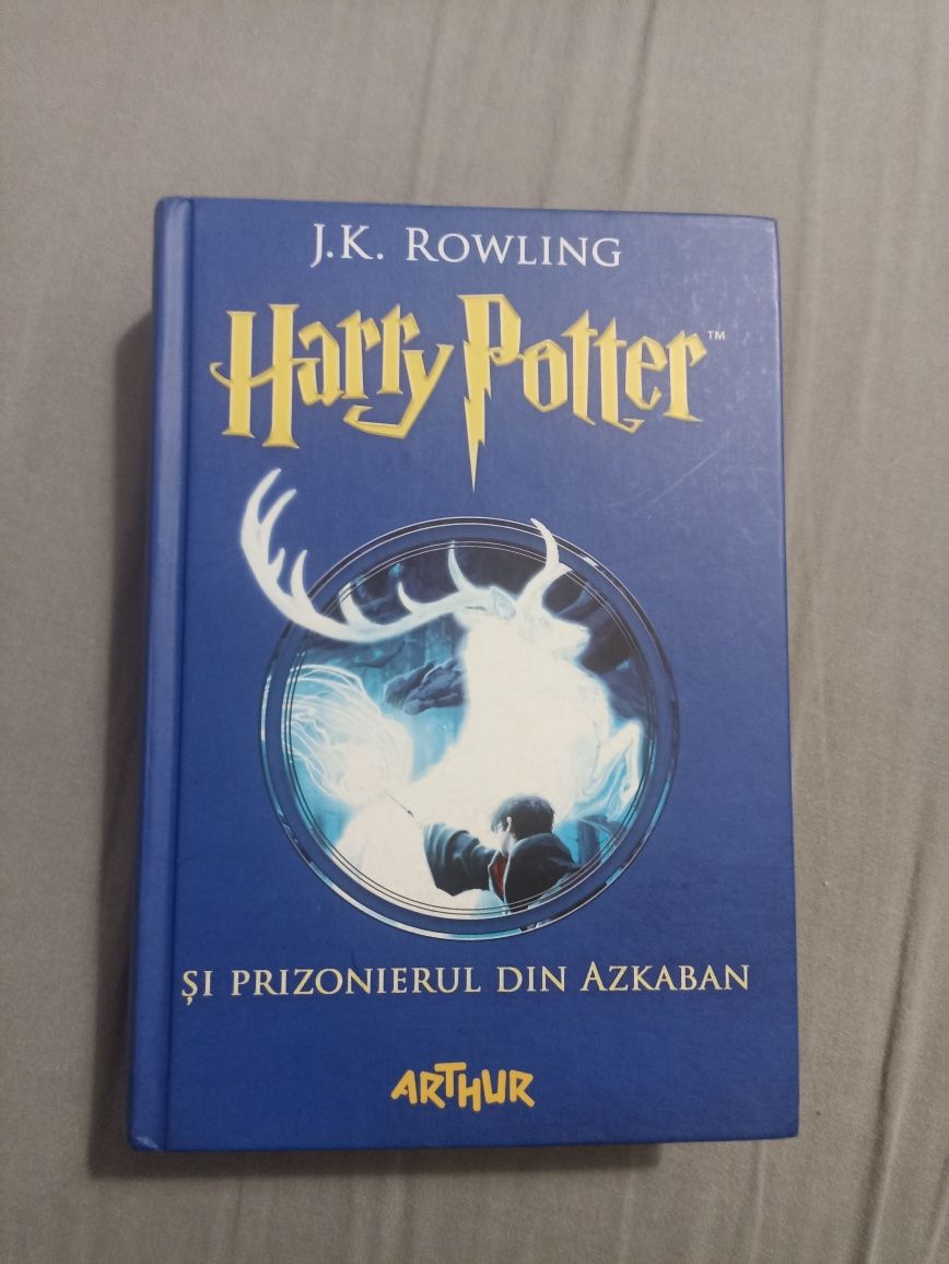 Cărți Harry Potter  ,  Noroc cu laptele și Craciunozaurul