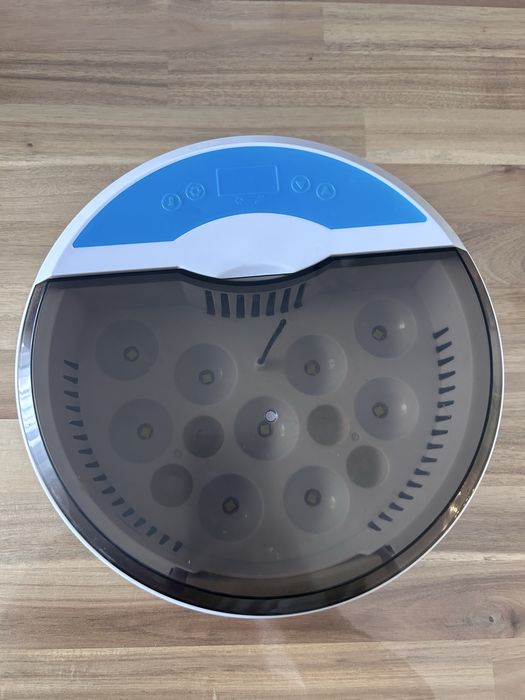 Incubator.