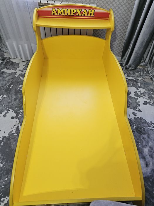 Детская кровать в хорошем состоянии. Цена: 25.000.Возможен торг