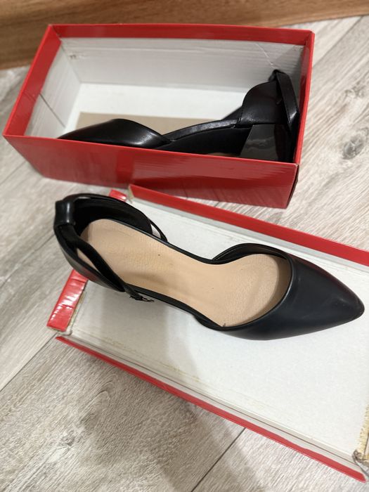 туфли на невысоком каблуке