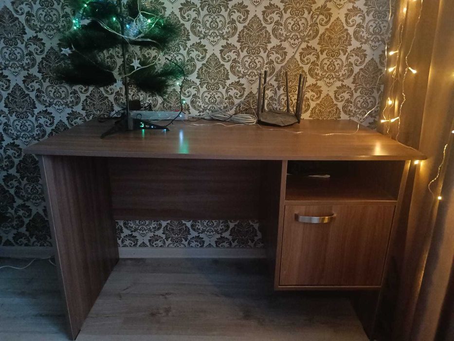 Продам письменный стол