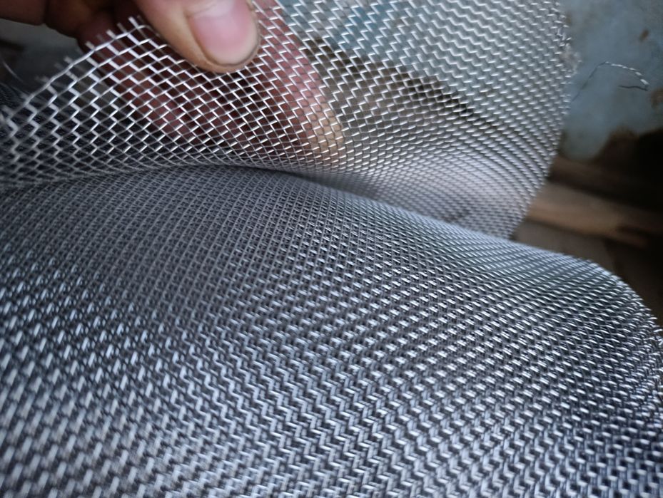 Zanglamaydigan po‘lat setka sotiladi.
Materiali nerjaveyka (inox).
May