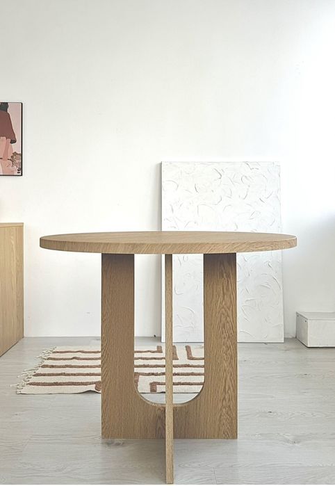 Дизайнерский круглый стол диаметром 90см