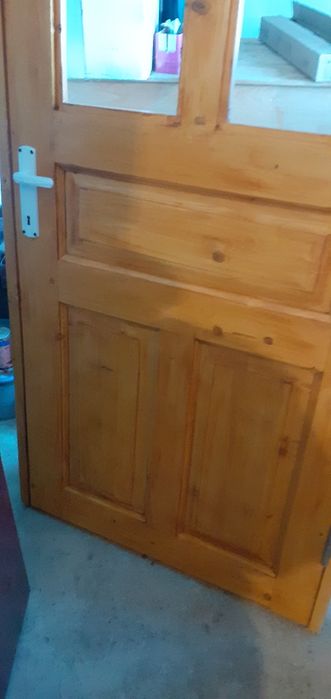 usa din lemn de brad