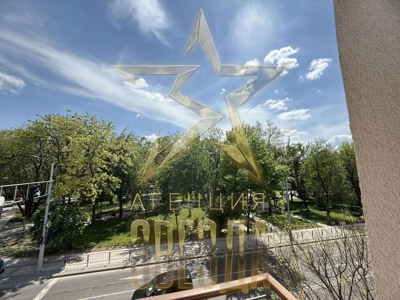 Тристаен в топ център