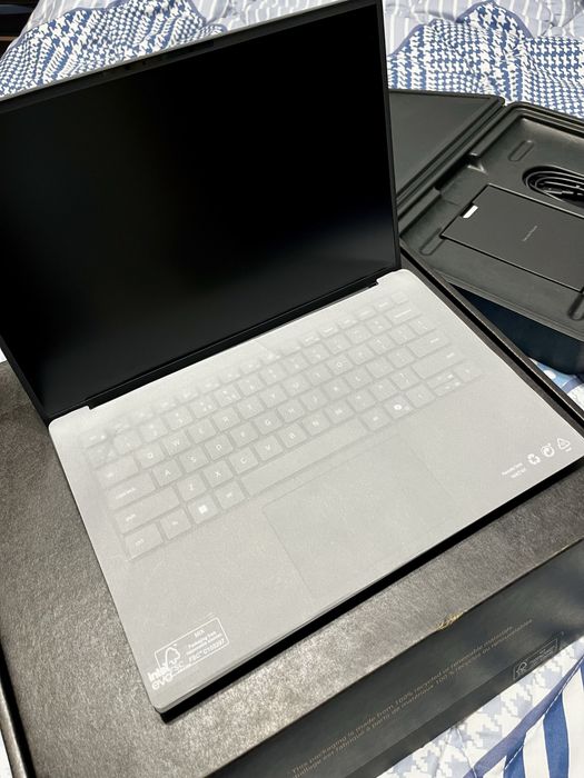VAND Dell Precision 5490 – Ultra 7 165H / RTX 2000 Ada / SSD 1 TB Nou