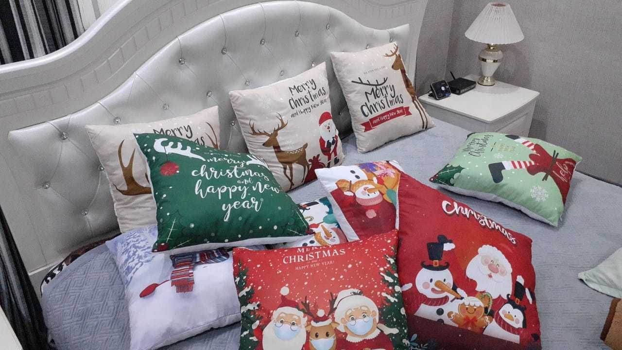 Продам наполненные новогодние подушки