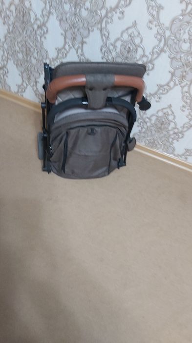 Продам прогулочную коляску
