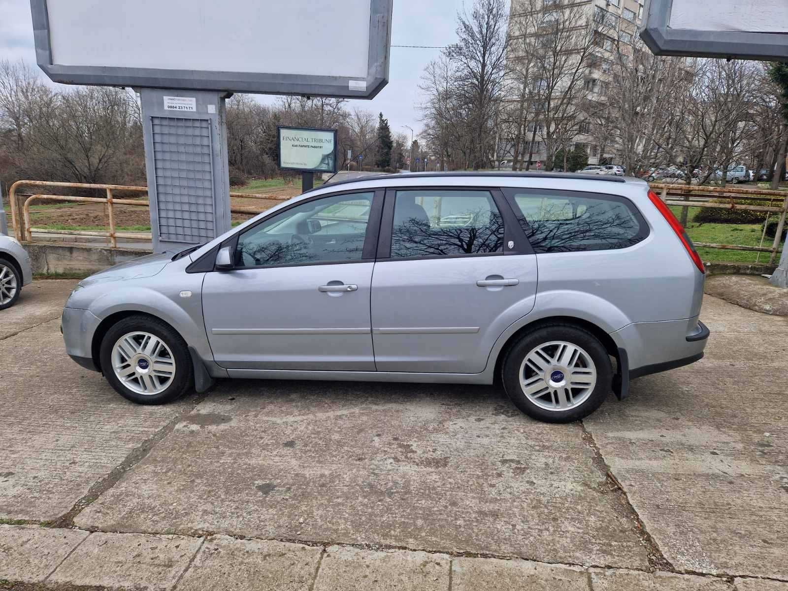 Ford Focus Ghia 2.0i