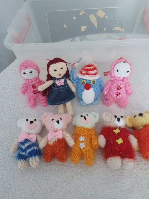 Игрушки вязаные-погремушки