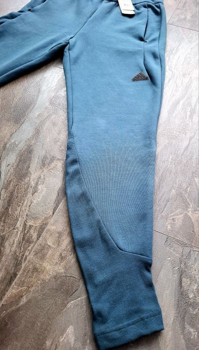 Супер готино мъжко долнище ADIDAS