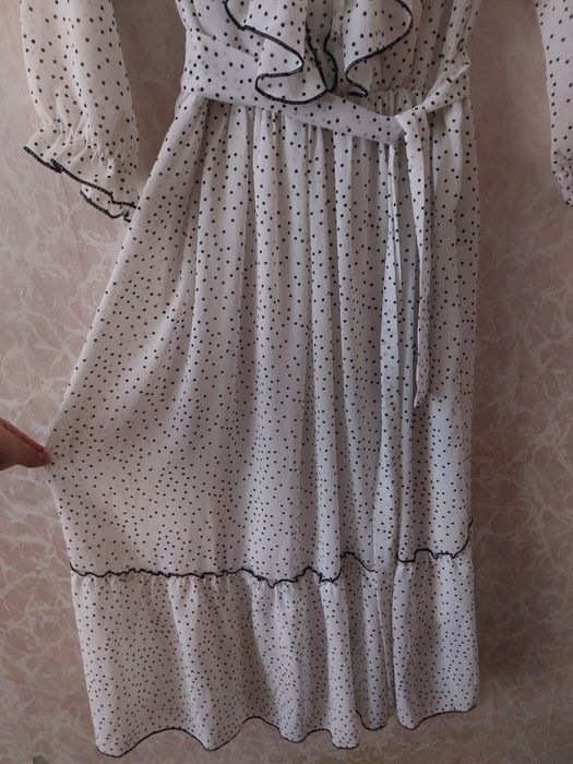 Красивое женственное лёгкое платье