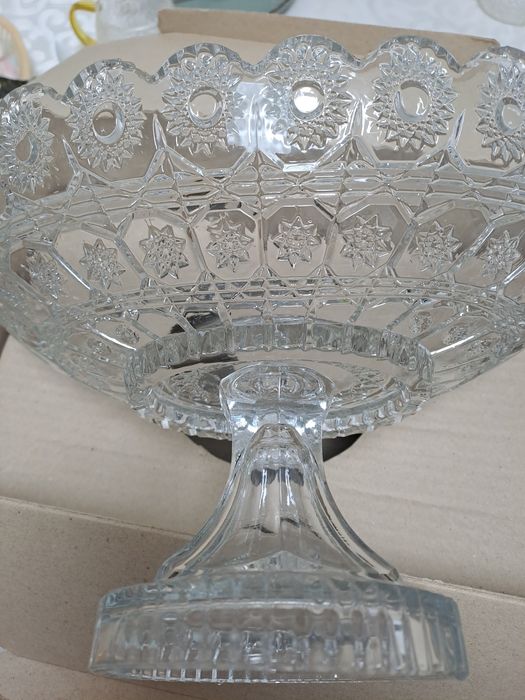 Продам вазы под хрусталь.